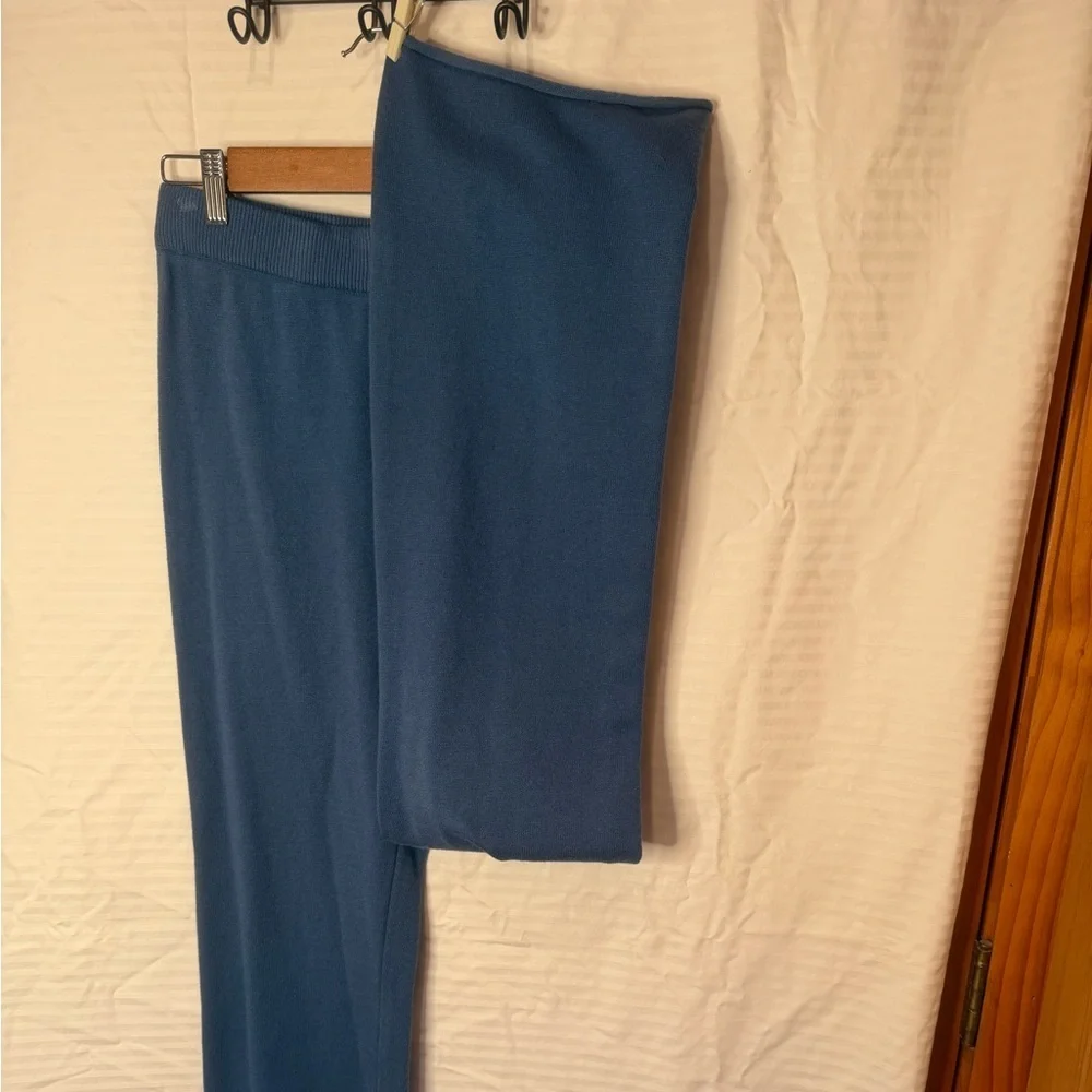 NWOT Women's Soft Blue Sweater Large Top & Pants - Picture 8 of 10